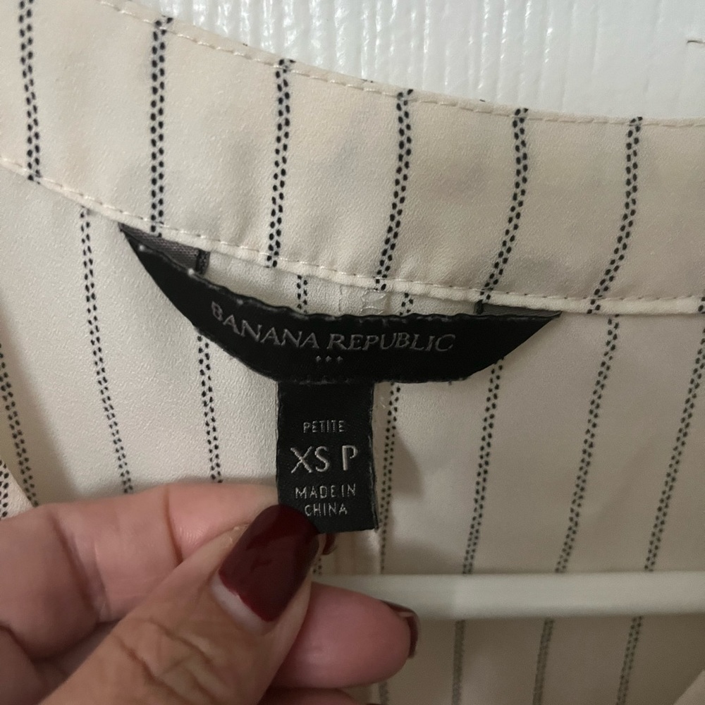 Banana Republic Blouse - Picture 3 of 3